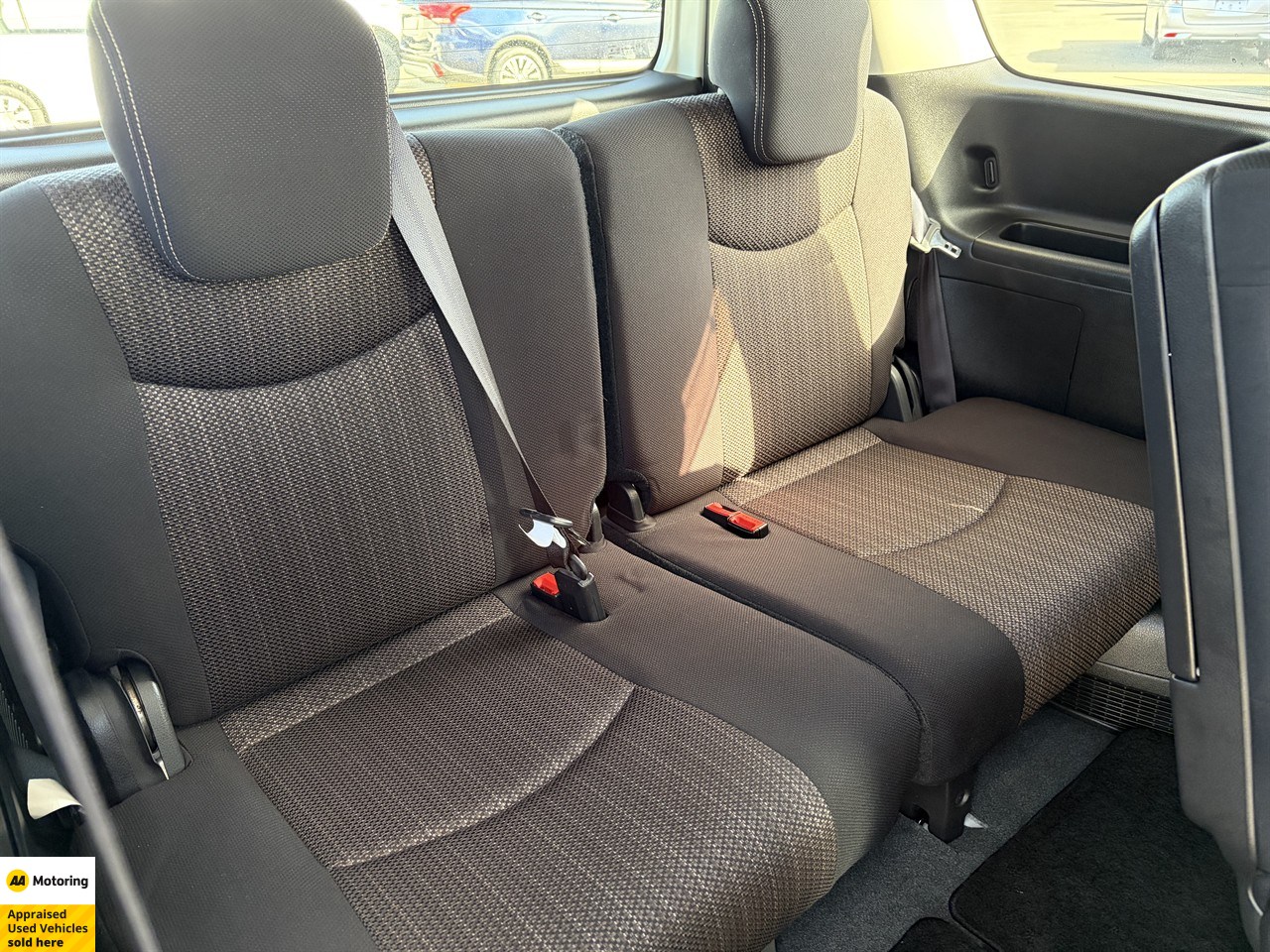 2015 Nissan Serena