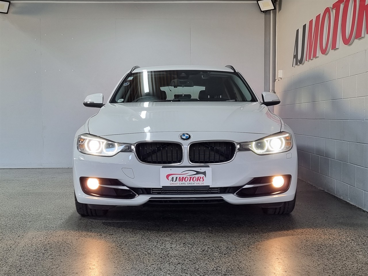 2014 BMW 320i