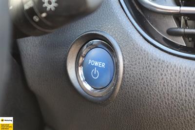 2017 Toyota C-HR - Thumbnail