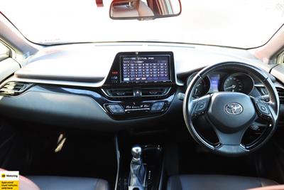 2017 Toyota C-HR - Thumbnail