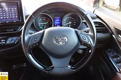 2017 Toyota C-HR - Thumbnail