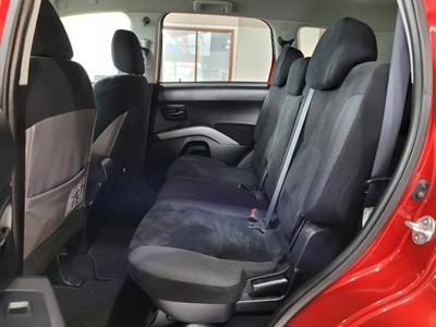 2009 Mitsubishi Outlander - Thumbnail