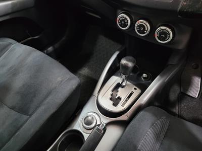 2009 Mitsubishi Outlander - Thumbnail