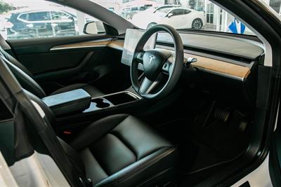 2021 Tesla Model 3 - Thumbnail