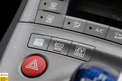 2012 Toyota Prius - Thumbnail