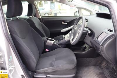 2012 Toyota Prius - Thumbnail