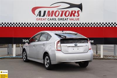 2012 Toyota Prius - Thumbnail