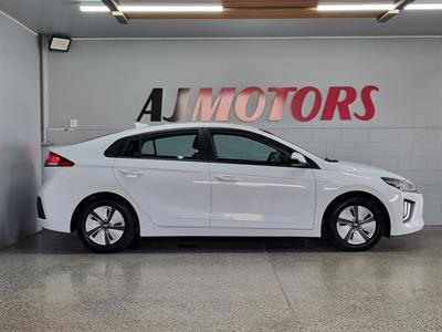 2022 Hyundai IONIQ - Thumbnail