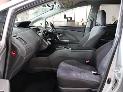 2012 Toyota Prius - Thumbnail