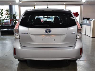 2012 Toyota Prius - Thumbnail