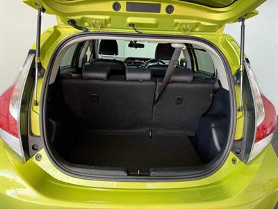 2014 Toyota Aqua - Thumbnail