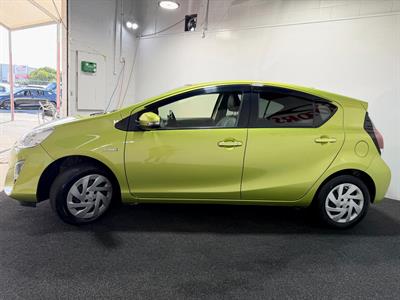 2014 Toyota Aqua - Thumbnail