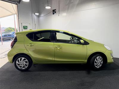 2014 Toyota Aqua - Thumbnail