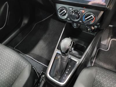 2022 Suzuki Swift - Thumbnail