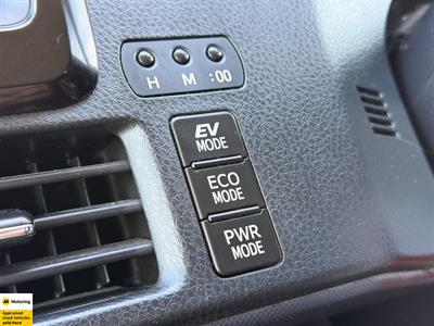 2015 Toyota Noah - Thumbnail