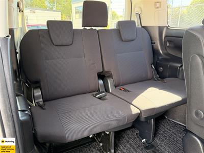 2015 Toyota Noah - Thumbnail