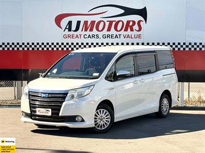 2015 Toyota Noah - Thumbnail