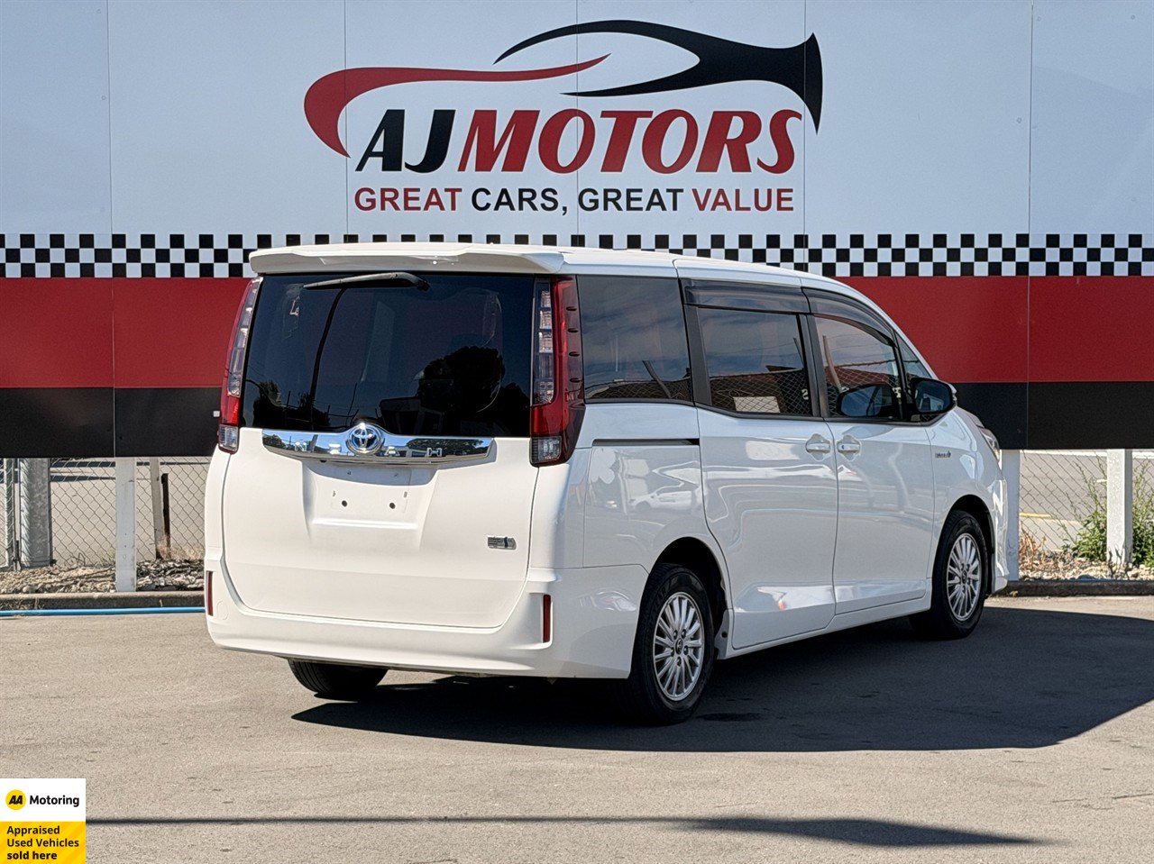 2015 Toyota Noah