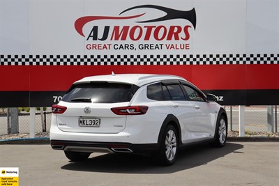 2019 Holden Commodore - Thumbnail