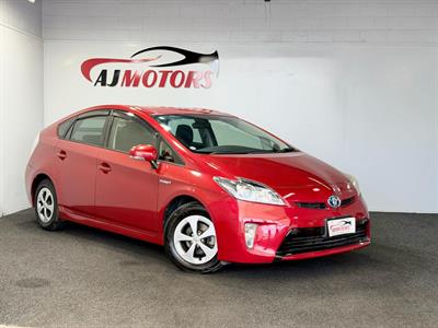 2013 Toyota Prius - Thumbnail