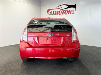 2013 Toyota Prius - Thumbnail