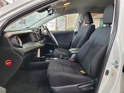 2018 Toyota RAV4 - Thumbnail