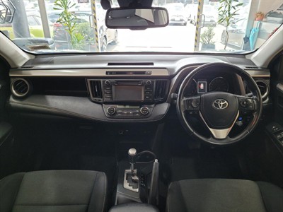 2018 Toyota RAV4 - Thumbnail