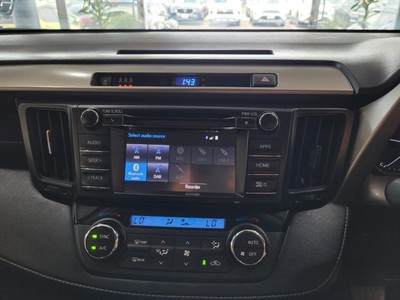 2018 Toyota RAV4 - Thumbnail