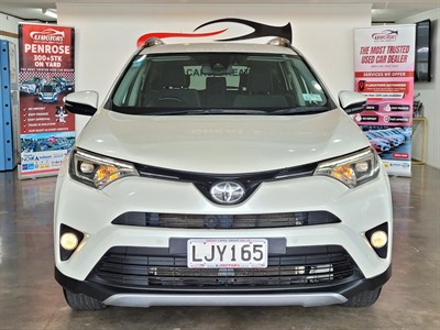 2018 Toyota RAV4 - Thumbnail