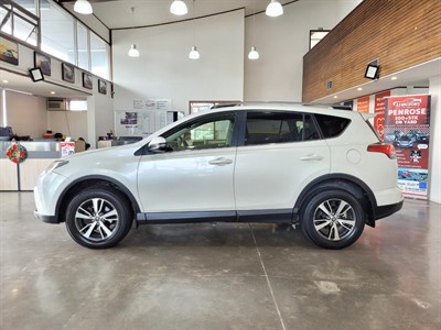 2018 Toyota RAV4 - Thumbnail