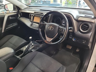 2018 Toyota RAV4 - Thumbnail