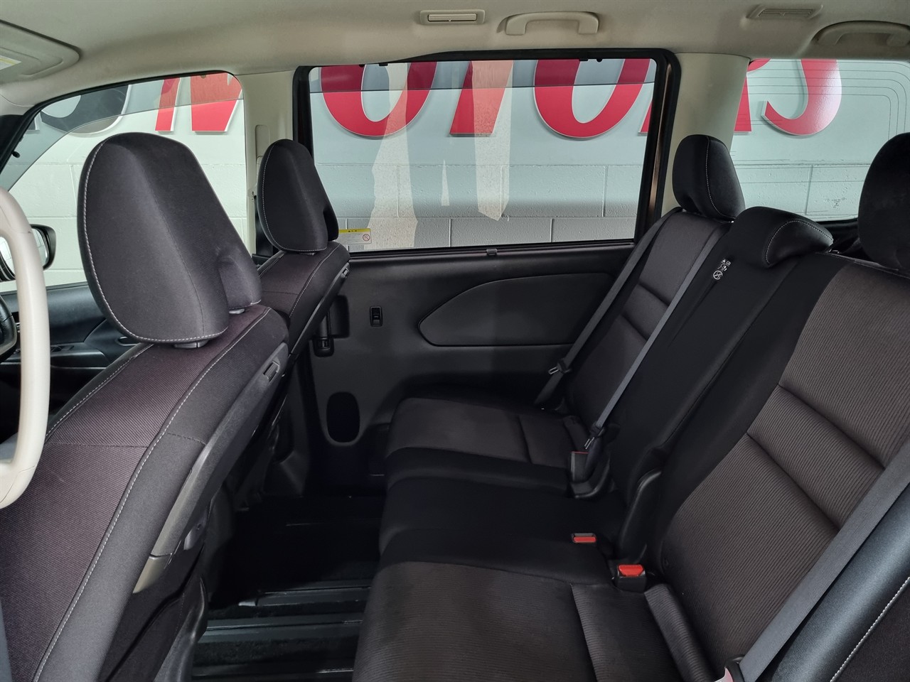 2017 Nissan Serena