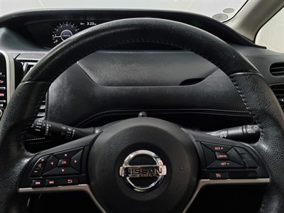 2017 Nissan Serena - Thumbnail