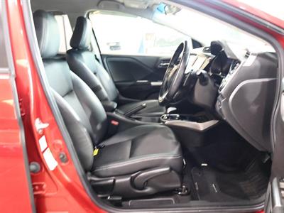 2016 Honda Grace - Thumbnail