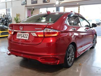 2016 Honda Grace - Thumbnail