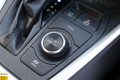 2019 Toyota RAV4 - Thumbnail