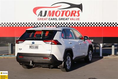 2019 Toyota RAV4 - Thumbnail