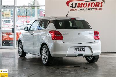2022 Suzuki Swift - Thumbnail