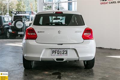 2022 Suzuki Swift - Thumbnail