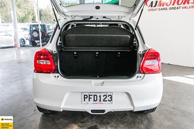 2022 Suzuki Swift - Thumbnail