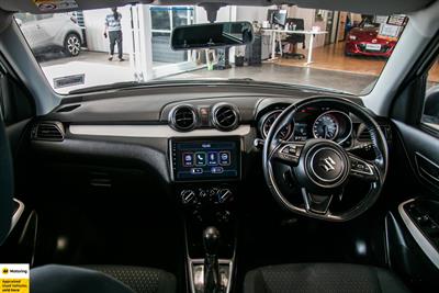 2022 Suzuki Swift - Thumbnail