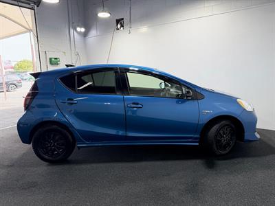 2012 Toyota Aqua - Thumbnail