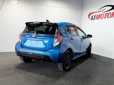 2012 Toyota Aqua - Thumbnail