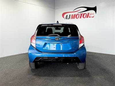 2012 Toyota Aqua - Thumbnail