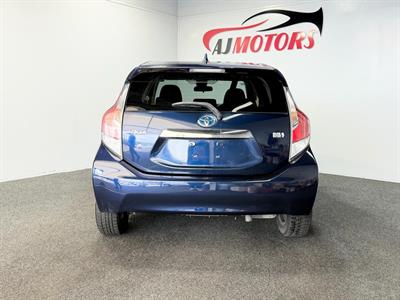 2016 Toyota Aqua - Thumbnail