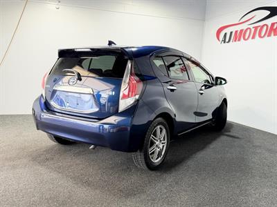 2016 Toyota Aqua - Thumbnail