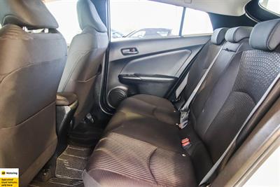 2017 Toyota Prius - Thumbnail
