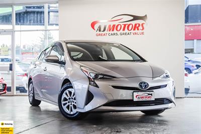 2017 Toyota Prius - Thumbnail