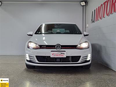 2017 Volkswagen Golf GTI - Thumbnail