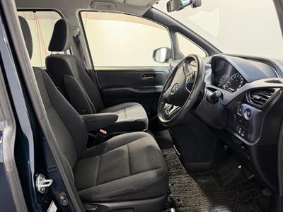 2014 Toyota Voxy - Thumbnail